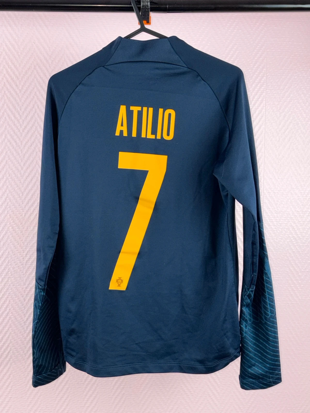 Pulé leve Nike para futebol masculino tamanho 10/11 anos – photo 4